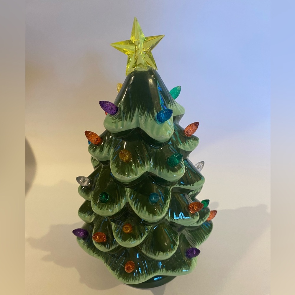Aldi Merry Moments 2023 Nostalgic Ceramic Christmas Tree 8.5” Light Up Timer NWT